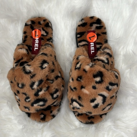 🆕 Sorel Go-Mail Run Slippers Faux Fur Leopard Print Size 7 - Picture 9 of 9